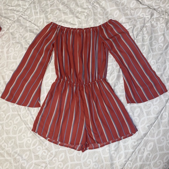 Off the shoulder romper small - Picture 1 of 3